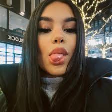 Stephanie Gomez's Instagram, Twitter & Facebook