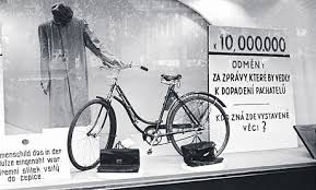 Atentát proběhl jinak, heydrich jel rychleji a kličkoval mezi tramvajemi. Atentat Na Heydricha Zahada Kola Rozlustena Domov Lidovky Cz