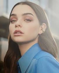 Natalia Alexander's Instagram, Twitter & Facebook