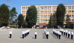 Elevii romani obtin rezultate tot mai slabe la testele pisa. Colegiul Militar Alba Iulia