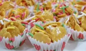 Hancurkan sedikit cornflakes madu yang dah siap. Tak Ada Oven Tak Jadi Masalah Boleh Je Buat Biskut Cornflakes Madu Ni Ada Triknya Boleh Follow Resipi Ni Keluarga