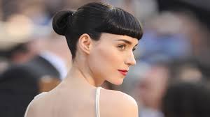 Enter rooney mara, who revealed a new shocking platinum hair color that's been all but designed for the occasion. Actress Black Hair Girl Lipstick Rooney Mara Woman Wallpaper Resolution 1920x1080 Id 1189078 Wallha Com