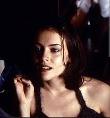 Posted here a few days ago but didn't get many responses. I guess I look  unique (please be nice) : r/Doppleganger