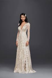 This Version Of The Lace Is Not What We Have Been Seeing In Previous Wedding Dress Trends Instead Of Being A Bright White It S A Sof In 2020 Wedding Dress Sleeves