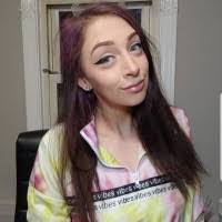 Hailey Hampton's Instagram, Twitter & Facebook