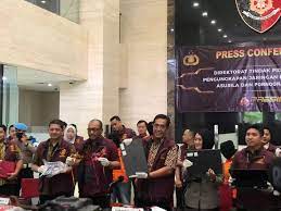 Bareskrim Sebut Ada Tersangka Lain di Kasus Live Streaming Porno Bling2,  Terus Dicari! - Indozone News