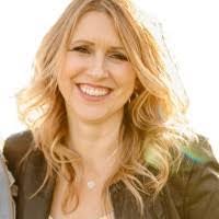 Cindy Mccormick's Instagram, Twitter & Facebook