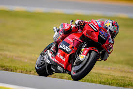 Infos, essais et prix retrouvez les caractéristiques principales des nouveautés moto et scooter révélées sur le journal moto du net et celles à venir : Motogp Miller Triomphe En Pneus Pluie Au Mans Sur Une Piste Quasi Seche Actu Moto