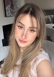 Bronwin Aurora : rPrettyGirls