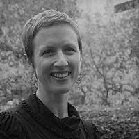 Lara Blackwell's Instagram, Twitter & Facebook