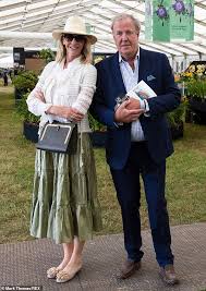 Get to know charlie ireland and jeremy clarkson's girlfriend! Jeremy Clarkson And His Girlfriend Lisa Hogan Visited The Hampton Court Palace Garden Festival The Bharat Express News