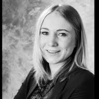 100+ perfiles de «Vicky Peter»