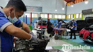 Siswa (lks) dalam proses pembelajaran merupakan faktor yang mempengaruhi minat belajar siswa khususnya pada kompetensi dasar mengolah kue indonesia, karena terkait langsung antara guru, siswa dan lingkungan. Ikuti Lomba Kompetensi Siswa Smkn 2 Surabaya Siapkan Latihan Skala Nasional Tribun Jatim