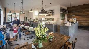 grab breakfast in queenstown