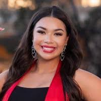 Esmeralda Torres's Instagram, Twitter & Facebook