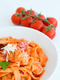 Tagliatelles Aux Scampis Tomate Creme Recette Tagliatelles Recette Recettes De Cuisine