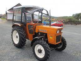 În timp a devenit unul dintre cei mai mari furnizori de tractoare și utilaje agricole din europa. Tractor Fiat 445 Dt Lateral Agropost