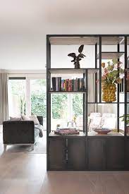 stalen kast industrieel lange woonkamers kleine woonkamer inrichting ideeen voor een kamer