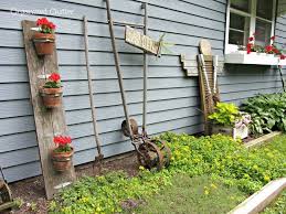 Gartendeko selber zu machen, ist eine tolle möglichkeit, den garten aufzufrischen. Ausgefallene Gartendeko Selber Machen 101 Beispiele Und Upcycling Ideen Gartendeko Selber Machen Vintage Gartendekoration Gartengerumpel