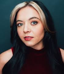 Vivian Weiss's Instagram, Twitter & Facebook