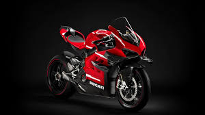 Rider crashes into path of superbikes! Superleggera V4 Ducati S Most Powerful And Technologically Advanced Superbike Unveiled