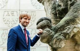 Teď již olga vojtěchová učí na karlově univerzitě a v minulosti se dokonce zúčastnila soutěže krásy. Ze Superstar Az Do Vlady 4 Duvody Proc Je Ministr Adam Vojtech V Kurzu Expres Cz