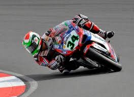 How To Look Your Best When Going Round A Corner Racing Bikes Sport Motorcycle Racing Motorcycles