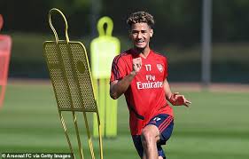 Tout sur william saliba : French Youth Coach Heaps Praise On William Saliba And Claims Defender Has Raphael Varane S Speed Daily Mail Online