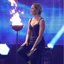 Beatrice egli's mother's name is unknown at this time and her father's name is under. Schlager Kerstin Ott Foto Mit Ehefrau Karolina Begeistert Die Fans Gala De