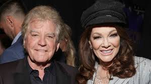 Big Chicken, backed by Shaq, announces opening date for Bridgewater  restaurant