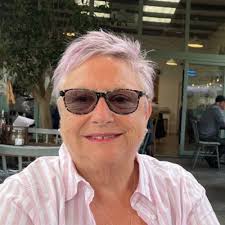 Jill Arthur (@uptherovers)