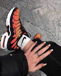 nike air max plus og 20th anniversary everysize niketuned tunedlife tuned1 airmaxplustn airmaxpl nike air schuhe nike schuhe frauen nike schuhe damen