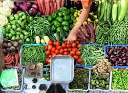 However, cubed acorn squash is the highest in both calories and carbs, with 115 calories, 30 grams of carbs and 9 grams of fiber per 1 cup cooked, followed by butternut. Load Up On Non Starchy Vegetables