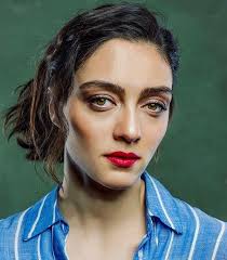Kadir has üniversitesi'nde ileri oyunculuk programında yüksek lisans yaptı. Merve Dizdar Tv Series Biography Turkish Drama Tv Series Tv Acting Career