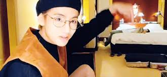 You can call me kei🌻 here to promote fics that i think more people should read! V And J Hope Being Extra Bts Run Kimnamjoon Rm Kimseokjin Jin Minyoongi Suga Junghoseok Jhope Parkjimin Jimin Min Yoongi Kpop Kim Tae Hyung