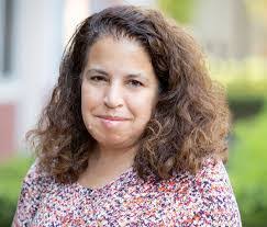 Cesarina Pena's Instagram, Twitter & Facebook