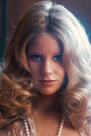 Jill Devries's Instagram, Twitter & Facebook