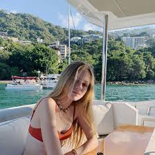 Ver más ideas sobre loreto peralta, loreto, fotografía de ballet. Si La Ves No La Conoces Asi Cambio Loreto Peralta La Hija De Eugenio Derbez En No Se Aceptan Devoluciones Famosos Univision
