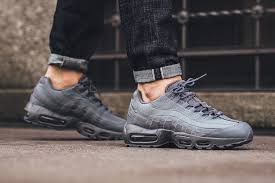 On Foot Nike Air Max 95 Essential Cool Grey Eu Kicks Sneaker Magazine Nike Air Max 95 Nike Air Max Nike Air