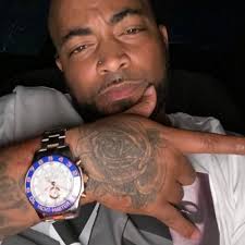 Perry Pointer's Instagram, Twitter & Facebook