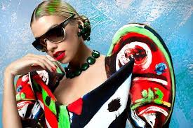 Maybe you would like to learn more about one of these? Diez Gafas De Sol Femeninas Para La Nueva Normalidad Proteccion Diseno Y Estilo Incluso Con Mascarilla Eleconomista Es