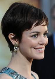 The definition of making changes for women goes through changing their hair. 10 Short Feminine Hairstyles Hairstyles Weekly