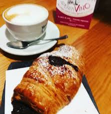 Good Morning Roma Chocolate Stuffed Croissants And Cappuccino With Bailey S Mom Is In A Museum Thecasualnomad Digitalnomad Itsahardlife Visititalia Ro In 2020