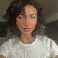 Robyn Ashley's Instagram, Twitter & Facebook