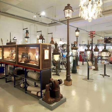 Visite guid&eacute;e d'un ancien poste d'alimentation EDF