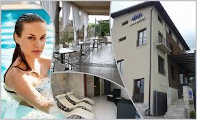 Cazare băile 1 mai cazări ieftine recomandate cu 1 2 3 4 5 stele restaurant loc de cazare rezervări recomandare locuri de cazări rezervare online telefon contact proprietar masă posibilități de cazare în hoteluri cu foto cazare în pensiuni cu poză case de oaspeți cu poze cabane apartamente. Hotel Aqua Baile 1 Mai Bihor Cazare In Baile 1 Mai Bihor