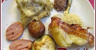 Lavate e mondate 2 zucchine, quindi tagliatele nel senso della lunghezza in fette spesse circa mezzo cm. Raclette Ricette Di Cucina Gustosa Ricerca