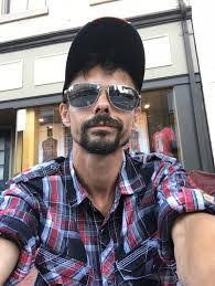 Roger Braxton's Instagram, Twitter & Facebook