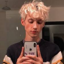 𝖺𝗂𝖽𝖾𝗇 𝖻𝖾𝗏𝖾𝗋𝗅𝗒. (@daintyfauwn)