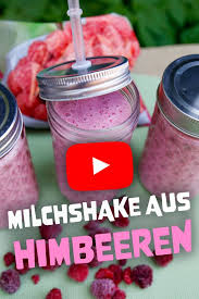 Cremiger Milchshake Aus Gefrorenen Himbeeren Gefrorene Himbeeren Milchshake Himbeeren